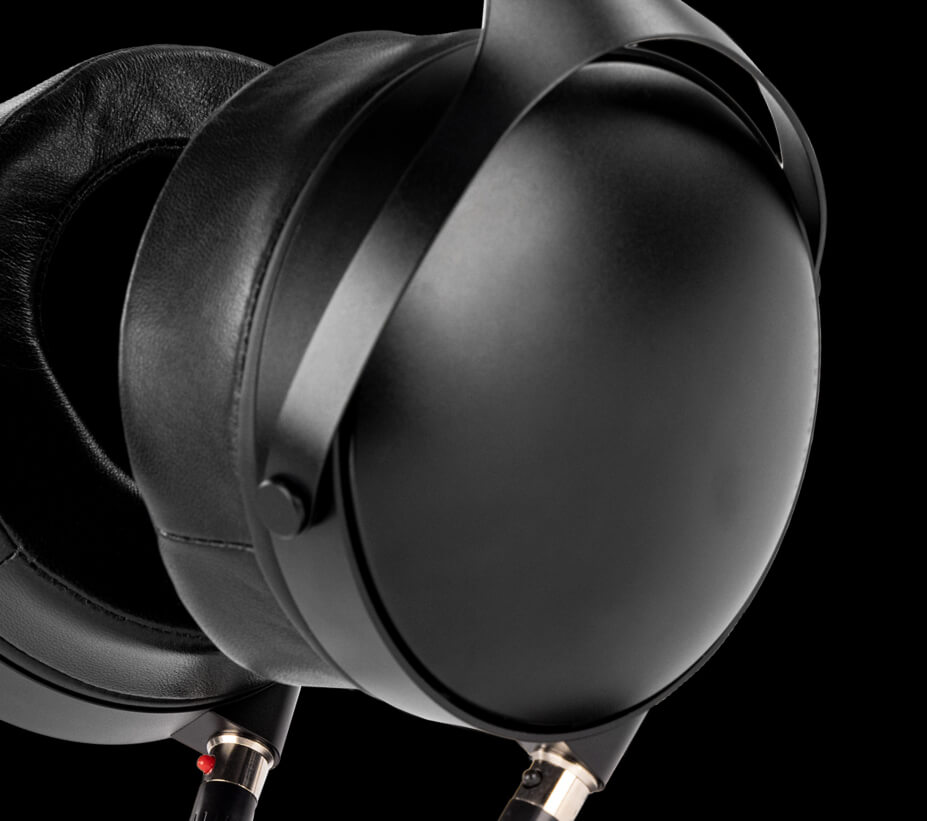 Monolith by Monoprice M1570C Over the Ear Closed Back Planar Monolith by Monoprice M1570C Over the Ear Closed Back Planar